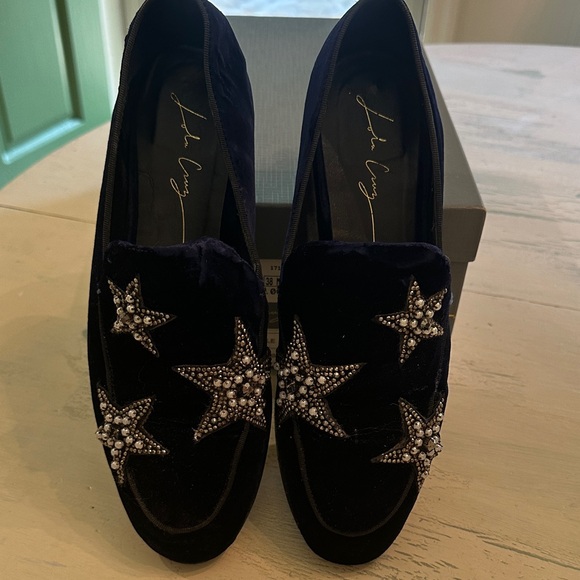 Elegant Navy Blue Velvet Loafers with Star Embellishments - Picture 1 of 1